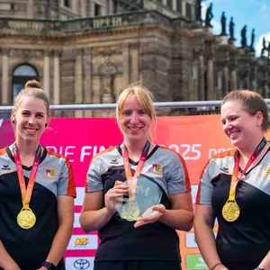 Die Oberallgäuer Gauschützen gewinnen Gold im Damenteam bei den Finals 2025 Dresden (v.L. Marie Marquardt, Katharina Raab, Jennifer Walter)